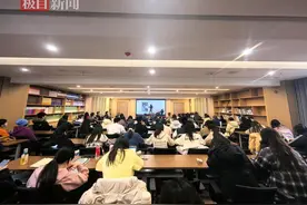 指挥家卞祖善：作曲高手写下曲子前，脑子里已经开过演唱会了图片