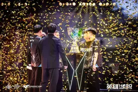 白鲨夺得2025穿越火线亚冠联赛冠军 CFPL或将五队进军EWC电竞世界杯图片