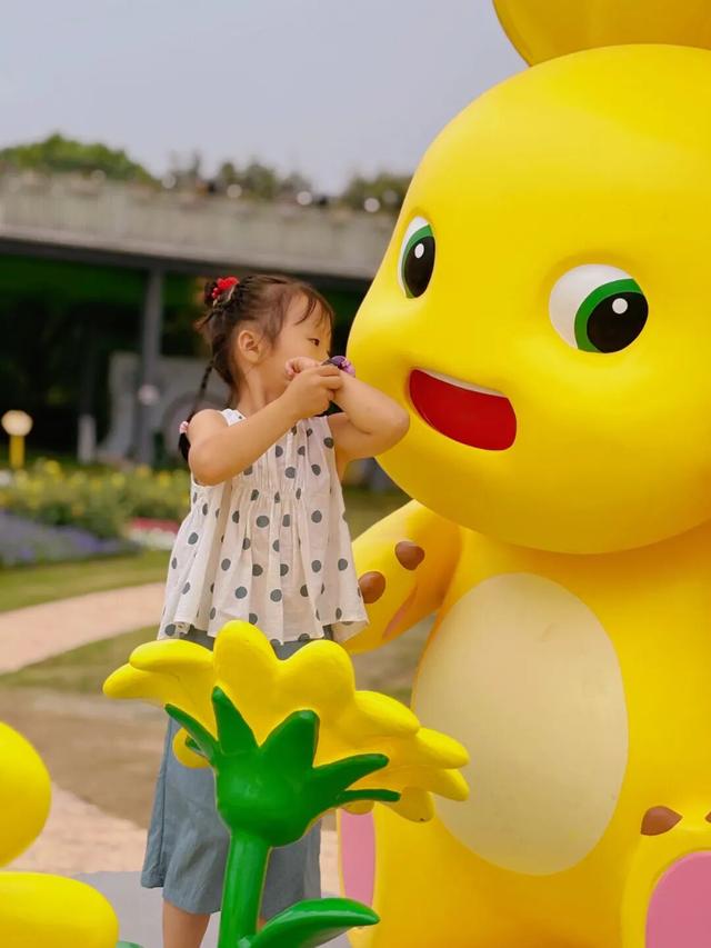奇迹花园开启“奶龙的花花世界”，今秋的郊野公园变样了！