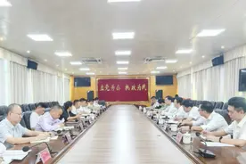 农发行海南省分行与临高县召开政银座谈会图片