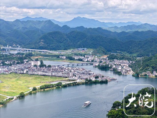 新安江山水画廊夏日风光好