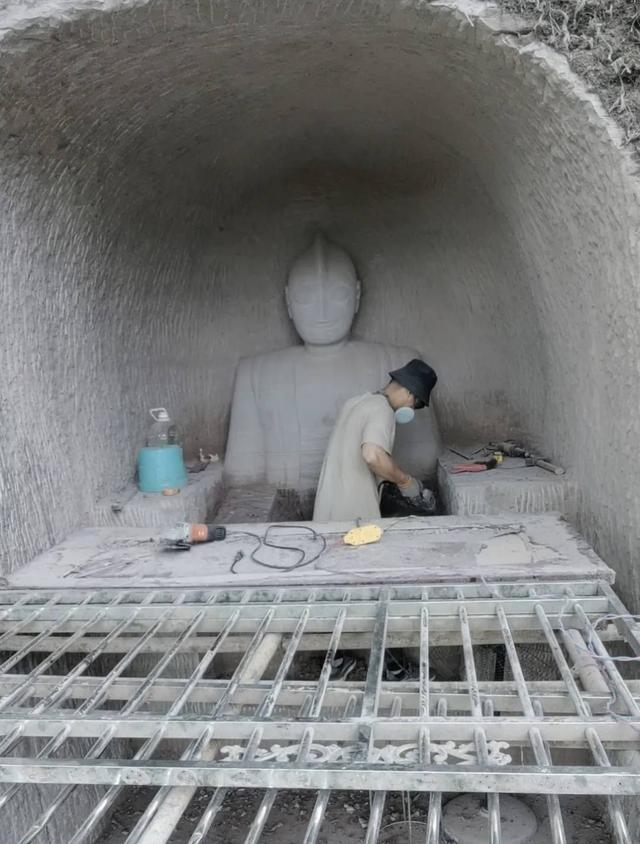 四川安岳一博主回应雕刻“奥特曼石窟”：当时觉得好玩，准备找新工作
