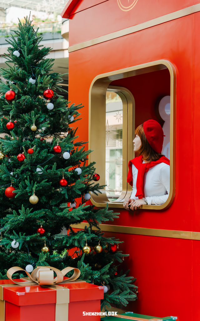 下暴雪的「圣诞小镇」开了！12米泡泡玛特圣诞树亮灯