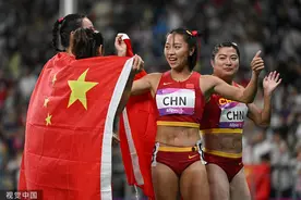 43秒39！重夺亚运金牌！中国女子4×100米接力夺冠图片