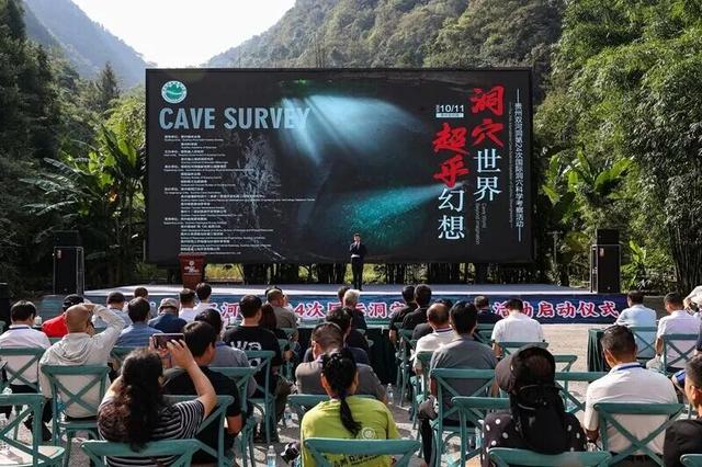 荣耀加冕！十二背后荣膺抖音2025“年度游玩新锐成长奖”！