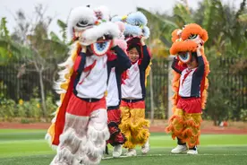 新华全媒+丨从操场到田野，新学期体育课的新玩法图片