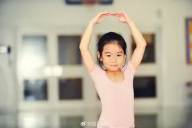 教育部提醒：不要过早对孩子进行过强柔韧训练图片