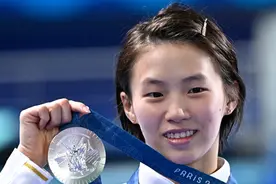 陈芋汐：冠军只有一个，但水花有两朵图片