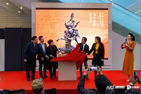 许鸿飞龙年生肖雕塑作品《龙凤呈祥》亮相广图图片