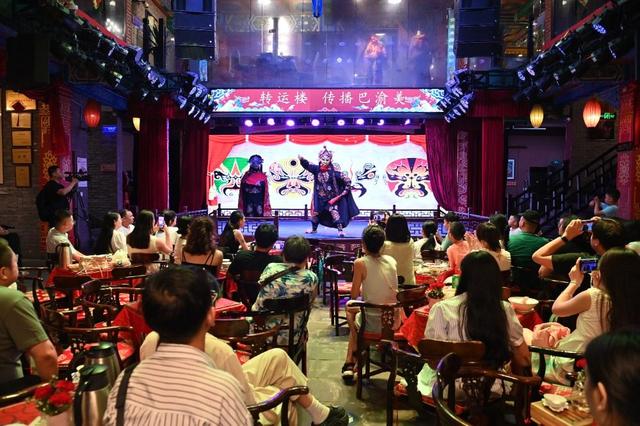 图片新闻｜沙坪坝：千年古镇夜游火热