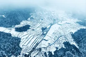 黔江：雪润山村入画来图片