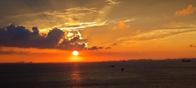 告别2025，来青岛做日落收藏家~