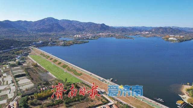 一年四季 泉在济南丨初冬雪野湖 “颜值” 在线 天蓝湖碧引客来