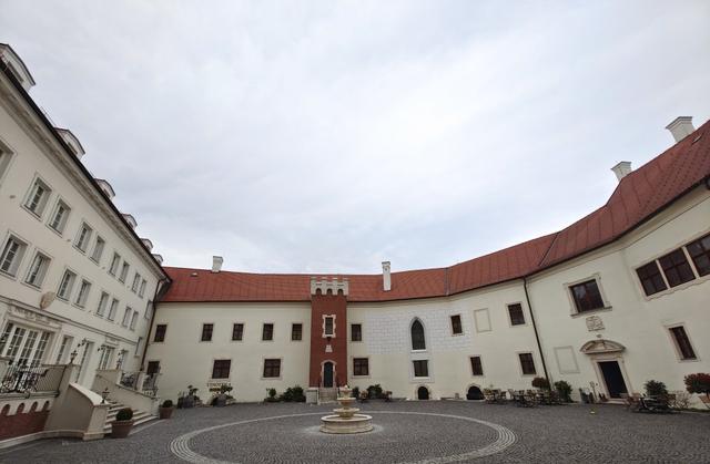 斯洛伐克布拉迪斯拉发州：四面相绘地域美，历史人文满溢魅力