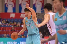 缺兵少将难擒“金牛”！青岛国信制药男篮主场86-98憾负浙江稠州图片