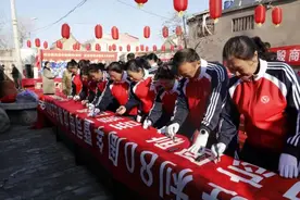 河南安阳万人签名纪念“国宝”司母戊鼎出土86周年图片