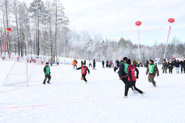 中国最北滑雪场首滑 拉开黑龙江冰雪旅游序幕