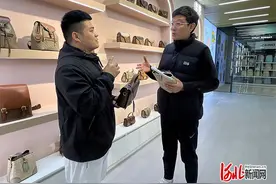记者走基层｜备货海外仓，白沟箱包“卖全球”图片