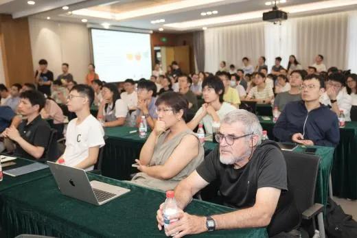 诺贝尔物理学奖获得者Arthur B. McDonald教授做客“京师大讲堂”