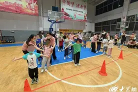 邹城市举办“艺童益行”·小小运动家——篮球梦想培训体验之旅活动图片