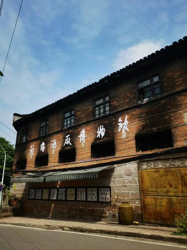 穿越龙泉山，发现一个「活的」老场镇