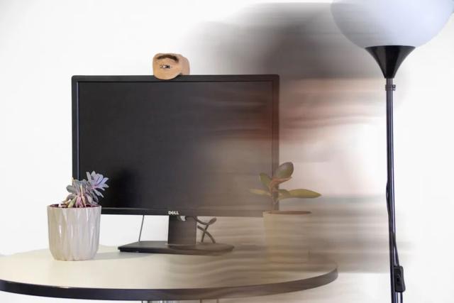 家里安装了监控摄像头的人，小心！有人可能在网上直播你家