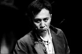 《悲惨世界》演出现场：一上台就说了8页纸的刘烨，观众有赞有弹图片