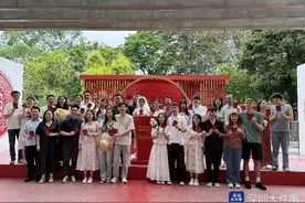 婚姻登记“全国通办”首日，一早就有跨国情侣在深圳领证图片