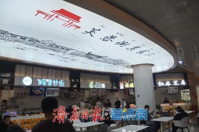 从“歇歇脚”的服务区到“买买买”的会客厅 “过路经济”因何而“火”