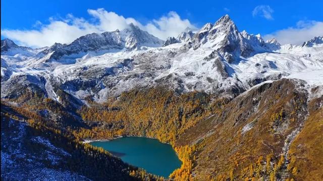 今日多地下雪！冰雪世界的川西正式上线