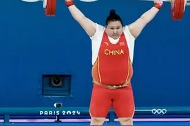 李雯雯夺举重女子81公斤以上级金牌图片