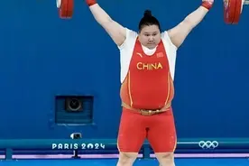 李雯雯夺举重女子81公斤以上级金牌图片
