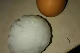 江西多地遭遇冰雹大如鸡蛋，致部分房屋受损、覆膜破损图片