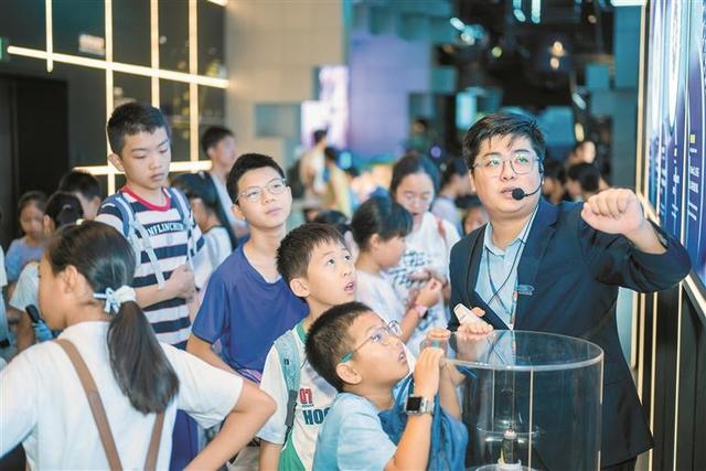 光明区举行青少年文明实践科普夏令营