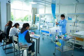 云南省健康照护师技能竞赛举行图片