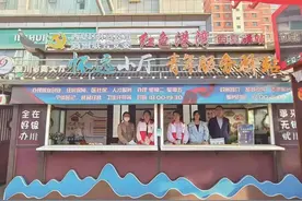 累计出摊服务百余次 变“坐等服务”为“上门服务” 银川市民大厅怀远小厅运行1年 服务群众超3万人次图片