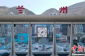 火车站“写错字”的兰州：超chill的“兰哈顿”图片