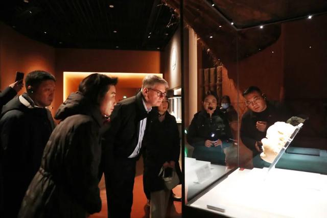 朝阳 多国驻沈阳总领馆官员赴我市考察文化遗产与文旅融合发展