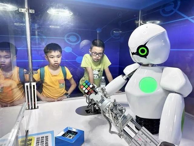 AI研学热潮涌动 解锁科技新体验