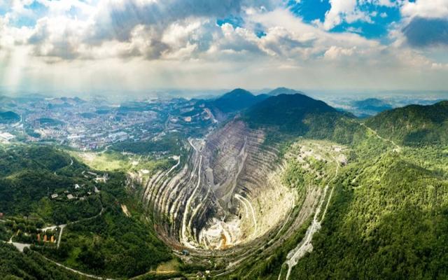 你从来没有读懂黄石