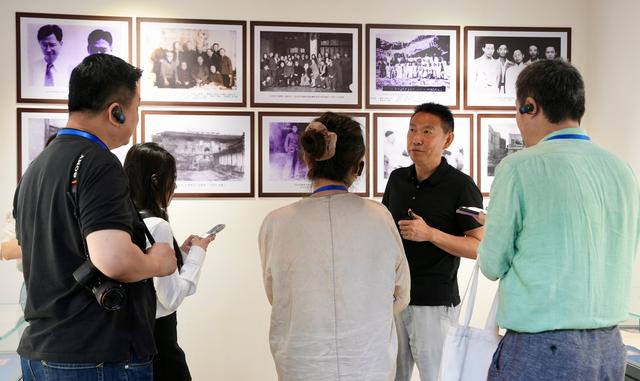 两岸同胞走进四川江安国立剧专旧址