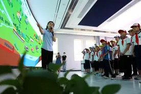 山东中小学生迎来开学季 各地花式迎新点亮多彩新学期图片