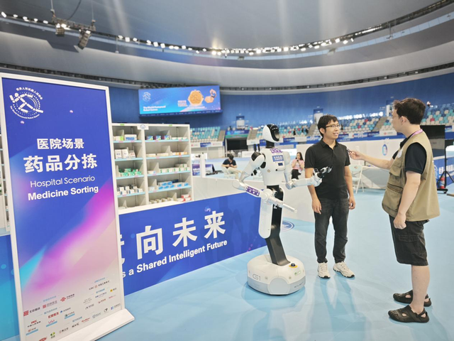 抠药片、物料整理…世界人形机器人运动会场景赛里的具身智能大考