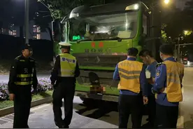 第六轮重拳“清源”！东莞整治运输车辆“扬撒滴漏”违法行为图片