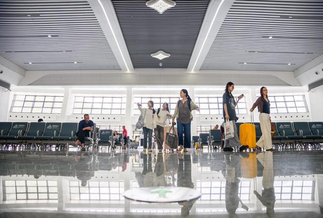 今年前三季度武隆游客量、消费额双增长——游客为何愿意留下来？