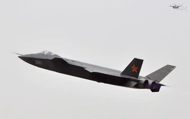 福建舰成功完成电磁弹射有多震撼