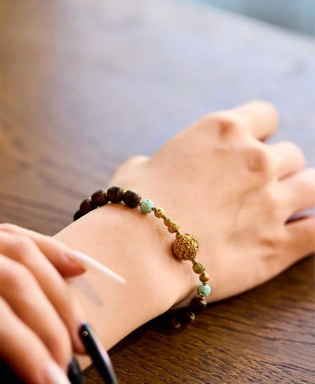 真不懂，为啥现在的明星和有钱人都偏爱这个“烂木头”？