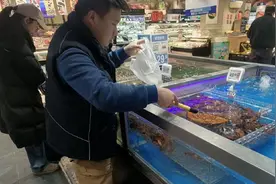 鲜活小龙虾提前“游”上餐桌，在京价格同比降两成图片
