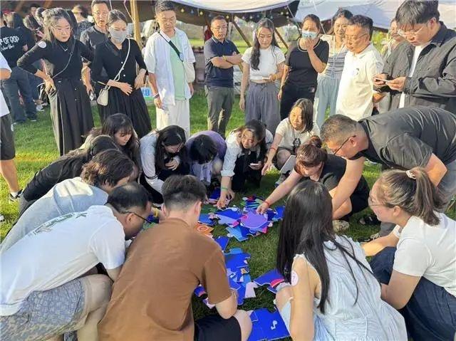 新城区举办“会聚良缘·露营初见”青年交友联谊活动