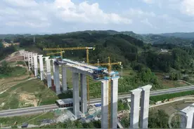 武两高速全线首座大桥合龙 预计2026年建成通车图片